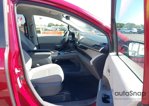 2021 Toyota Sienna Le z USA, uszkodzony, nr VIN 5TDKSKFCXMS024387